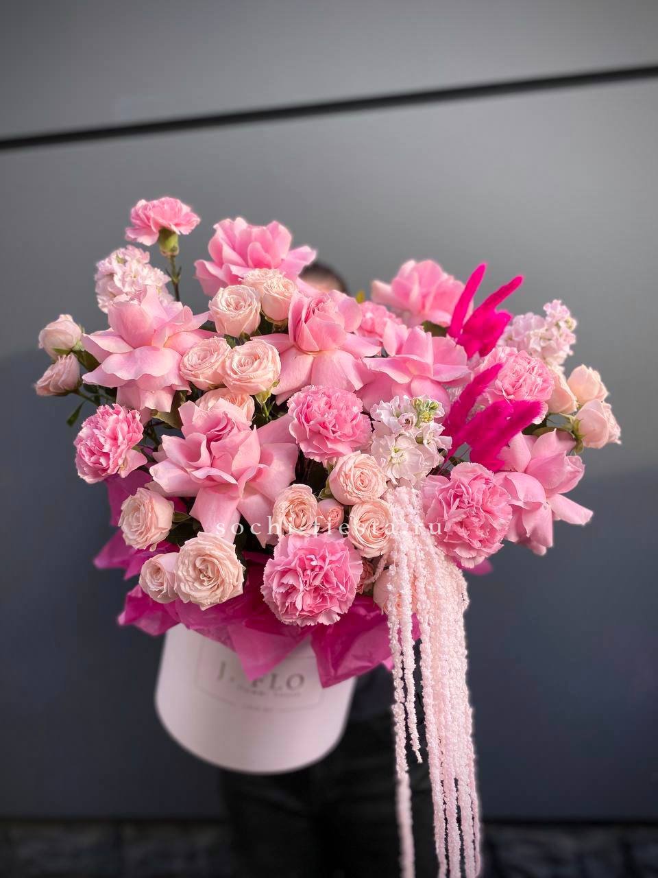 Цветы в коробках — купить в Ростове-на-Дону