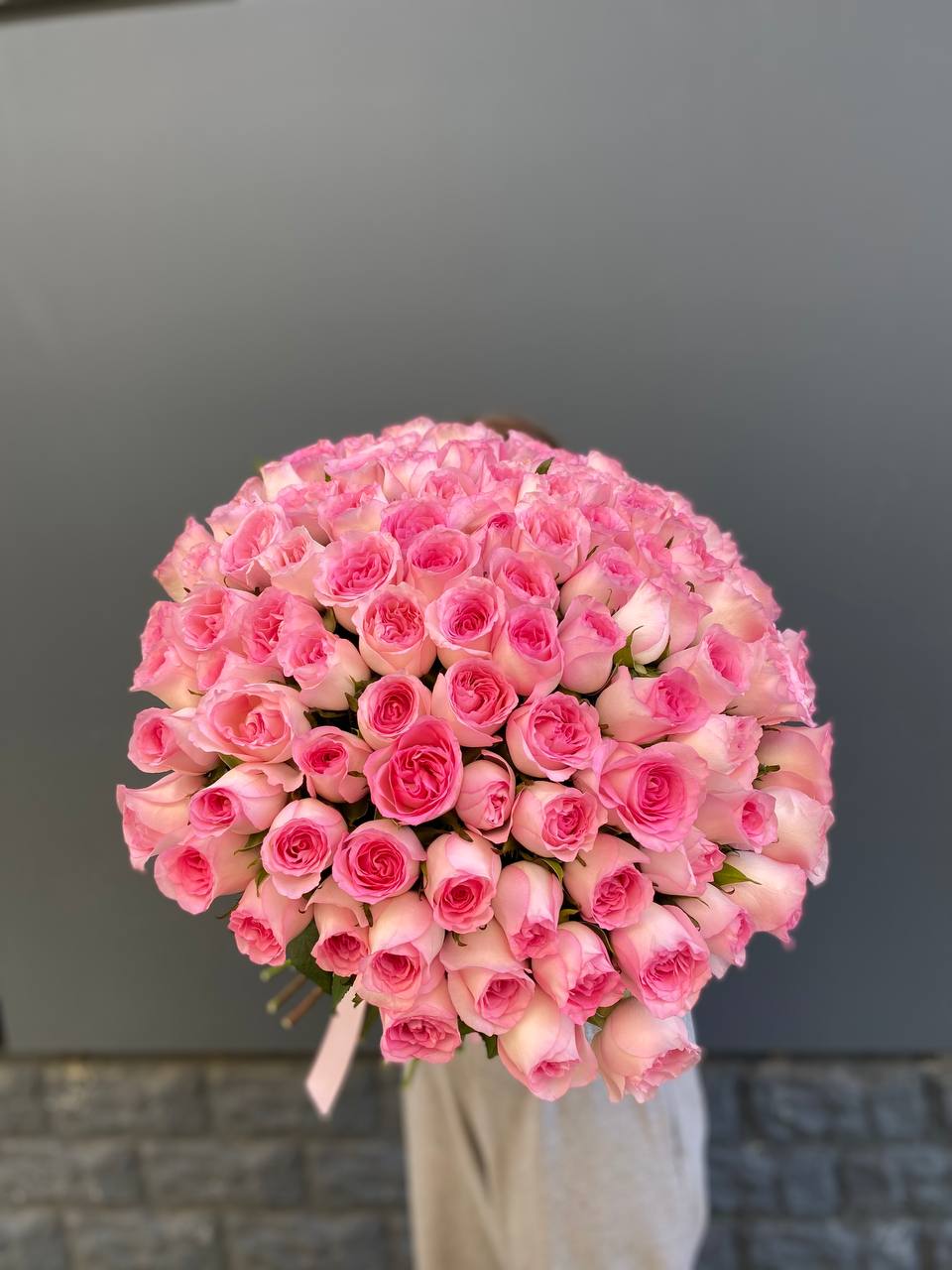 101 розовая роза с доставкой в Ростове-на-Дону