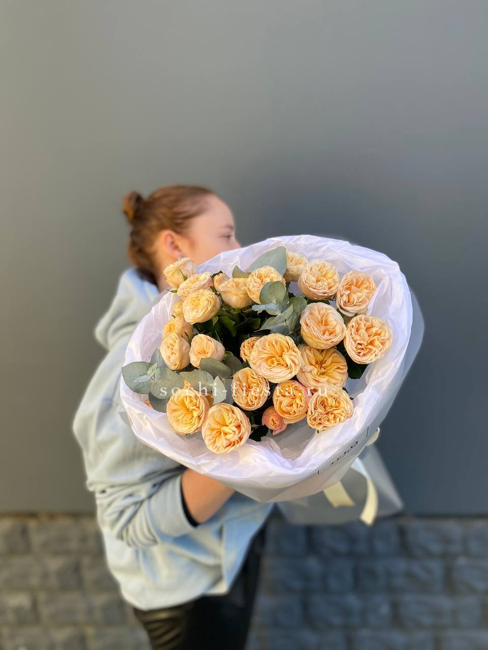 7 пионовидных роз в Ростове-на-Дону