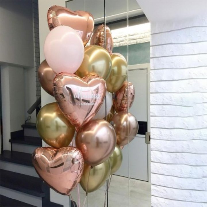 Фонтан шаров "От сердечка" с доставкой в Ростове-на-Дону