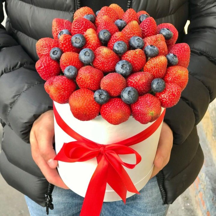 Клубничный бокс №3 в Ростове-на-Дону