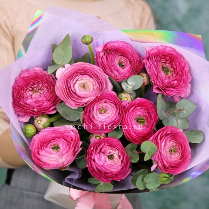 Ранункулюсы с эвкалиптом №2 в Ростове-на-Дону