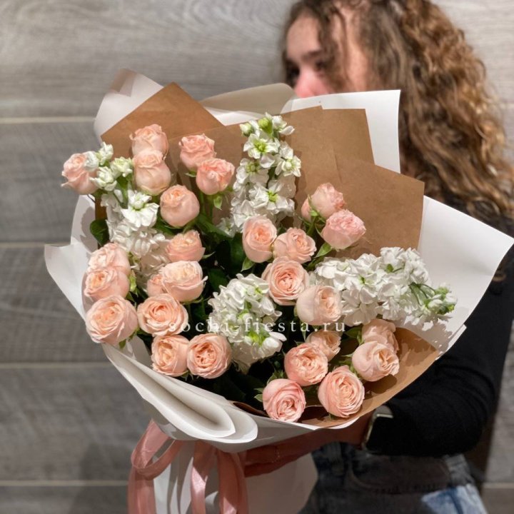 Букет бомбасти и маттиола в Ростове-на-Дону