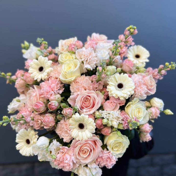 Авторский букет "Нежный" в Ростове-на-Дону