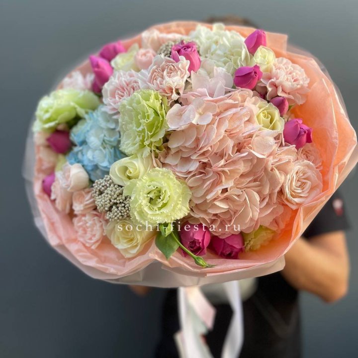  Букет  "Глянец" с доставкой в Ростове-на-Дону