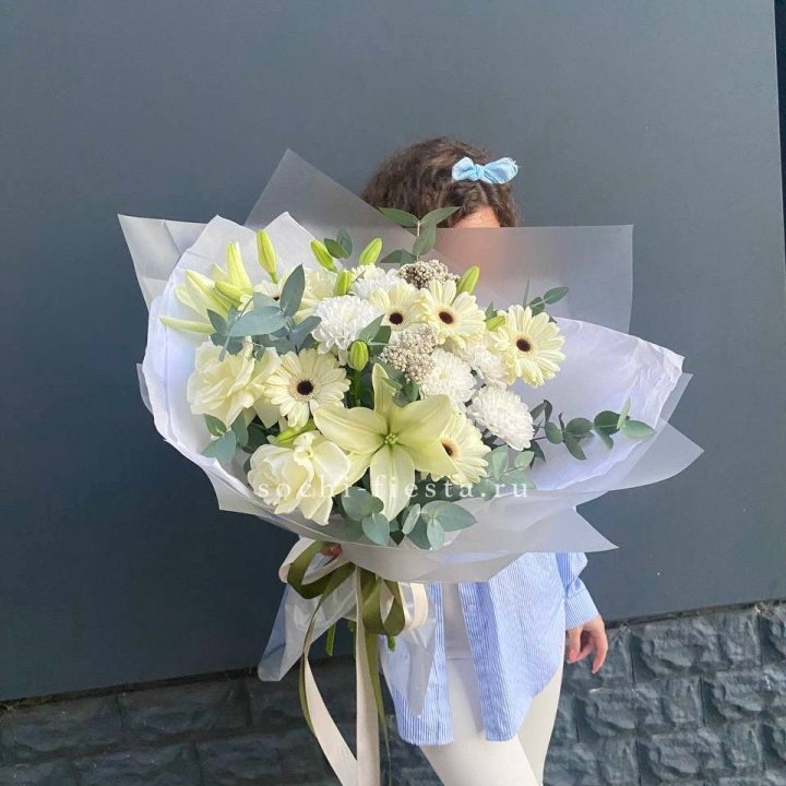 Букет с лилией и герберой с доставкой в Ростове-на-Дону