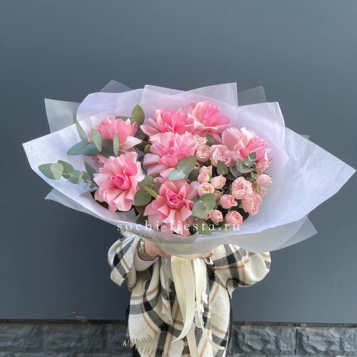 Букет французских и пионовидных роз  в Ростове-на-Дону