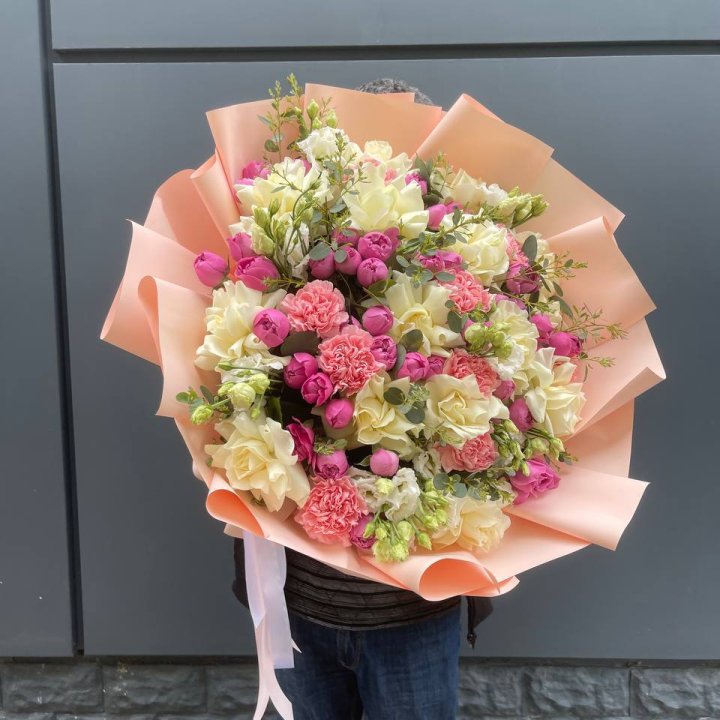 Авторский букет "Кристин" с доставкой в Ростове-на-Дону