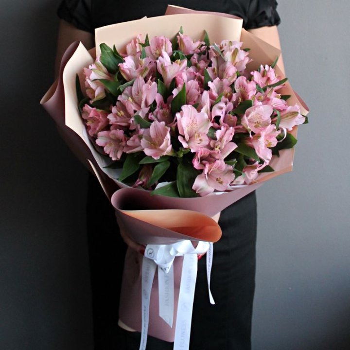 Букет розовых альстромерий в Ростове-на-Дону