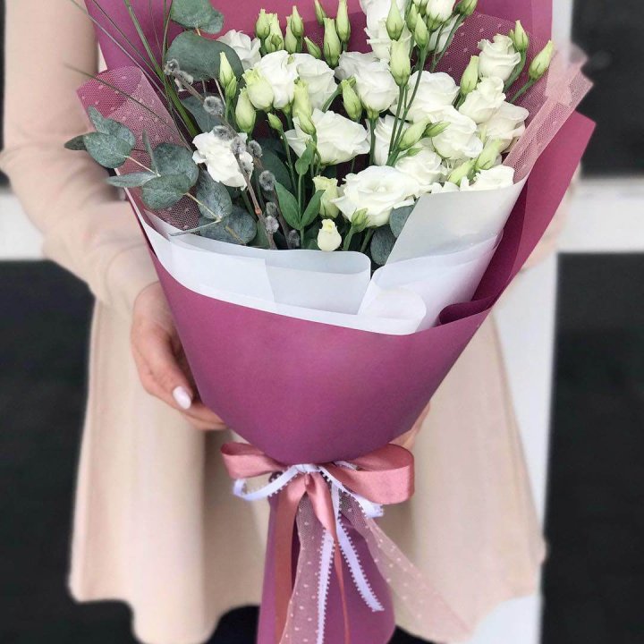 Эустомы с эвкалиптом в Ростове-на-Дону