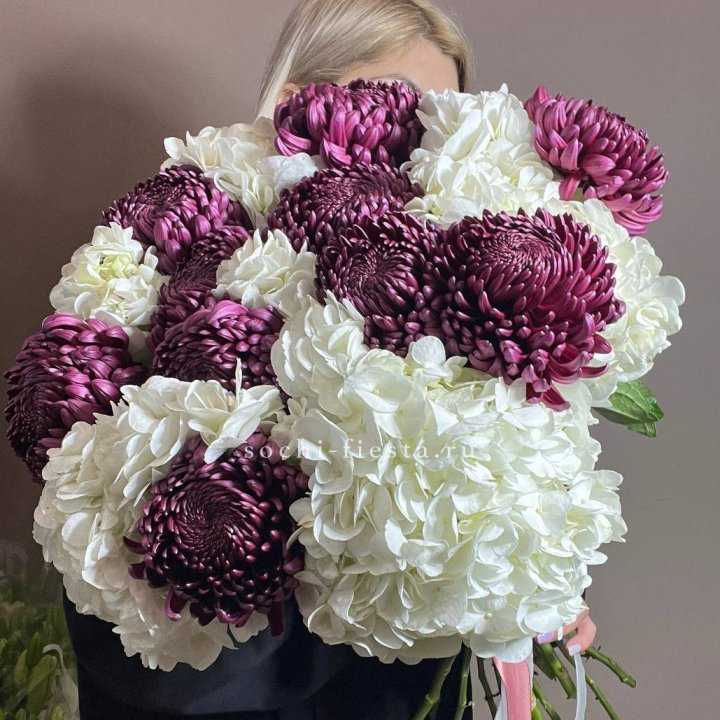 Охапка Бигуди и гортензий в Ростове-на-Дону