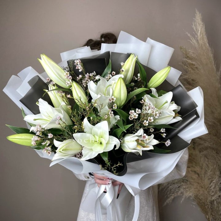Букет лилий Снежная королева в Ростове-на-Дону