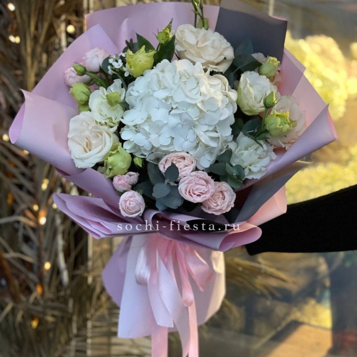 Букет с гортензией №3 в Ростове-на-Дону