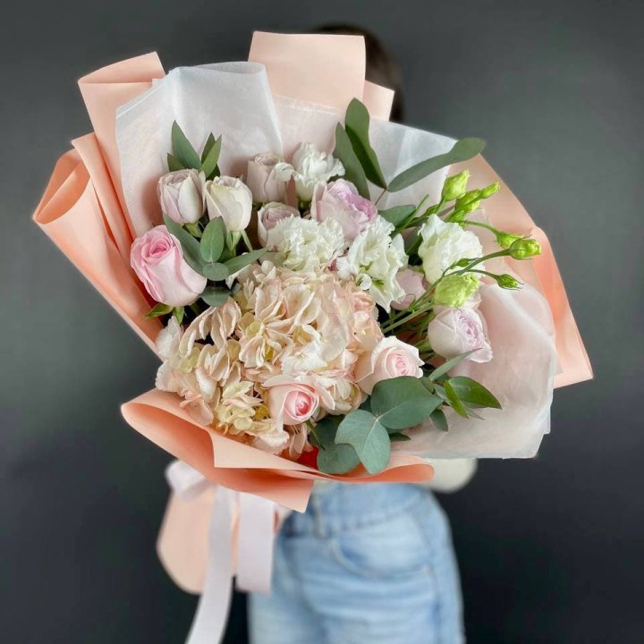 Букет с гортензией "Клодс" в Ростове-на-Дону