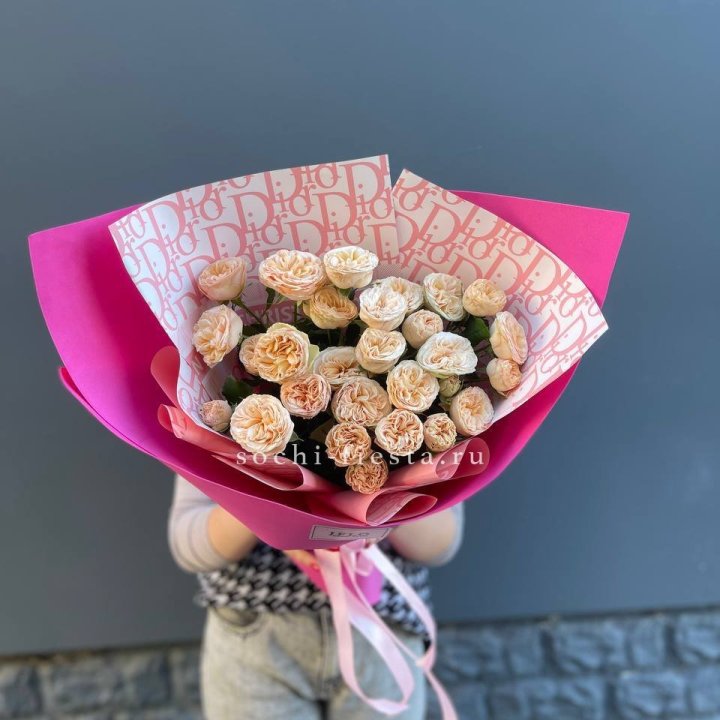 9 пионовидных роз в Ростове-на-Дону