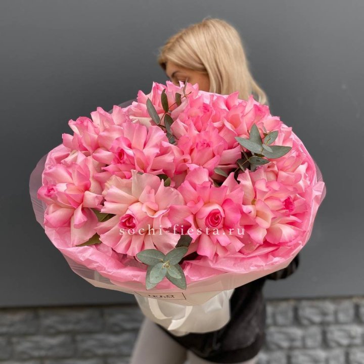 11 французских роз с доставкой в Ростове-на-Дону