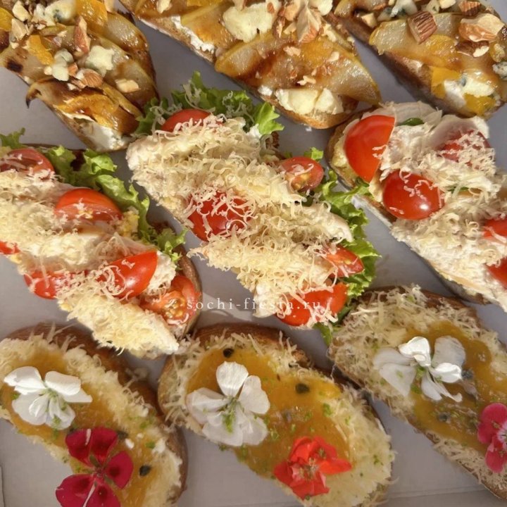 Брускетта «3 вкуса» в Ростове-на-Дону