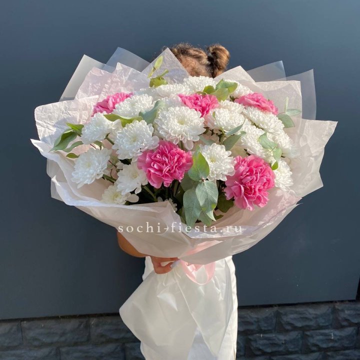  Букет  хризантем и диантусов "Воздушный" в Ростове-на-Дону