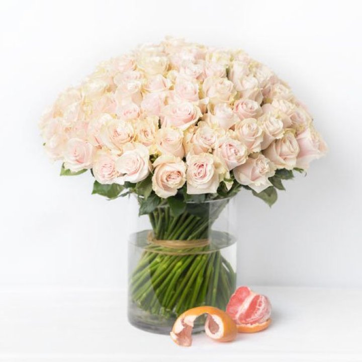 101 кремовая роза в Ростове-на-Дону