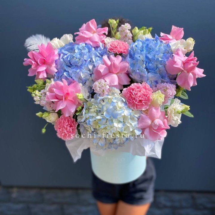 Коробка с цветами "Lemia" в Ростове-на-Дону