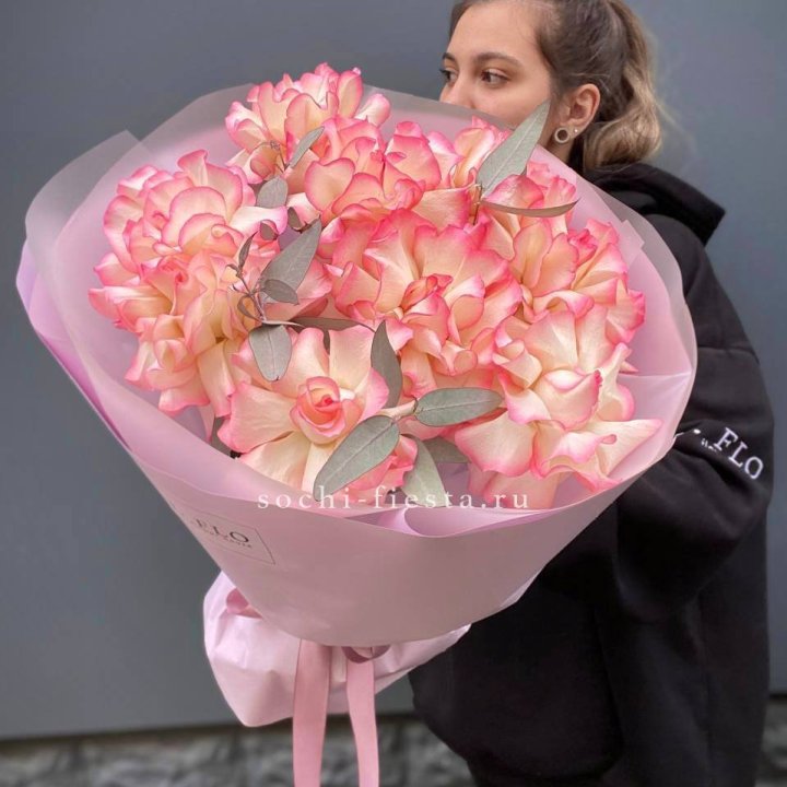 9 французских роз Джумилия с доставкой в Ростове-на-Дону