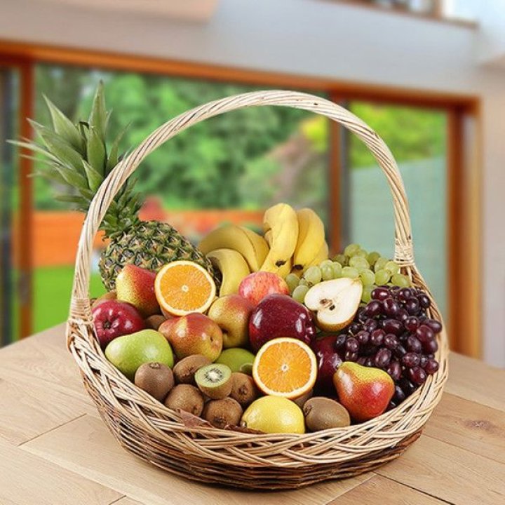 Фруктовая корзина №1 с доставкой в Ростове-на-Дону