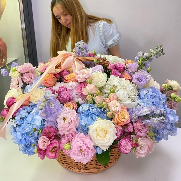 Авторская корзина "Extra" с доставкой в Ростове-на-Дону