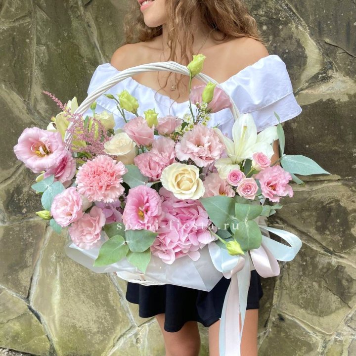 Авторская корзина Mia с доставкой в Ростове-на-Дону