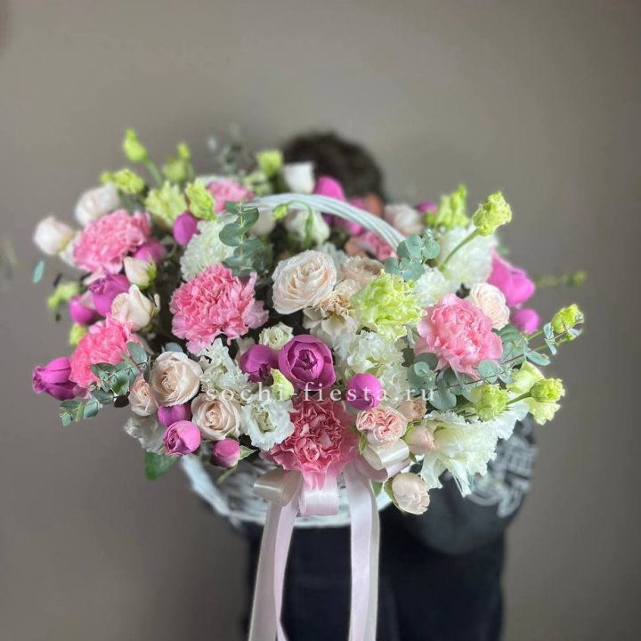 Корзина "Яркость" с доставкой в Ростове-на-Дону