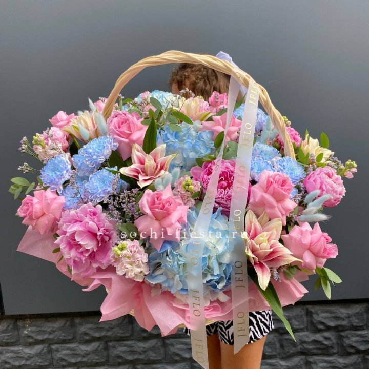 Яркая корзина "Летнее настроение" в Ростове-на-Дону