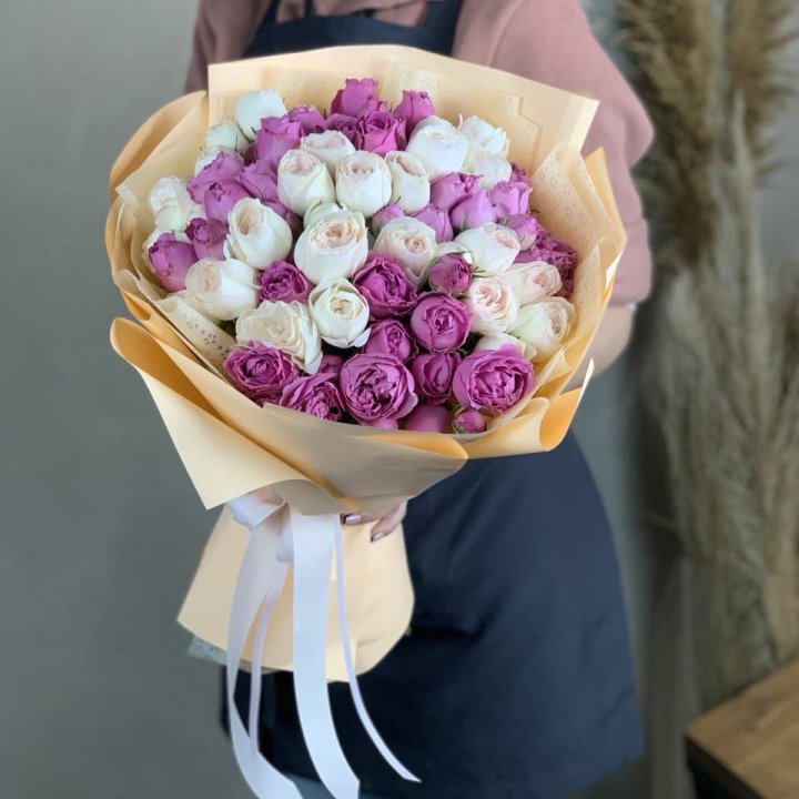 Букет кустовых роз Джулиана в Ростове-на-Дону