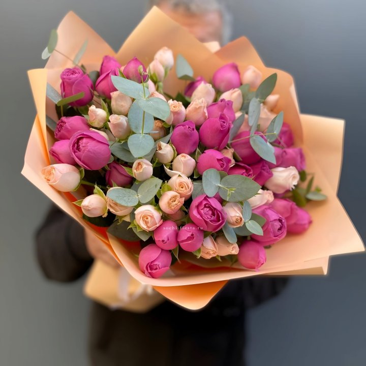 Букет кустовых роз Тендернес в Ростове-на-Дону