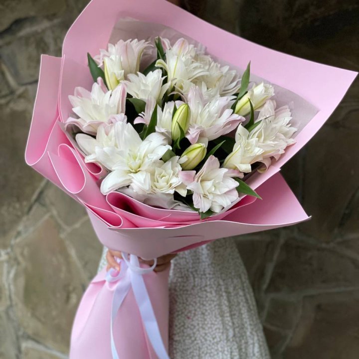 Букет пионовидных лилий №1 в Ростове-на-Дону