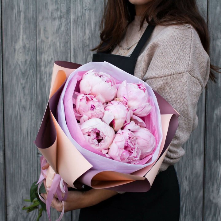 7 зефирных пионов в оформлении в Ростове-на-Дону