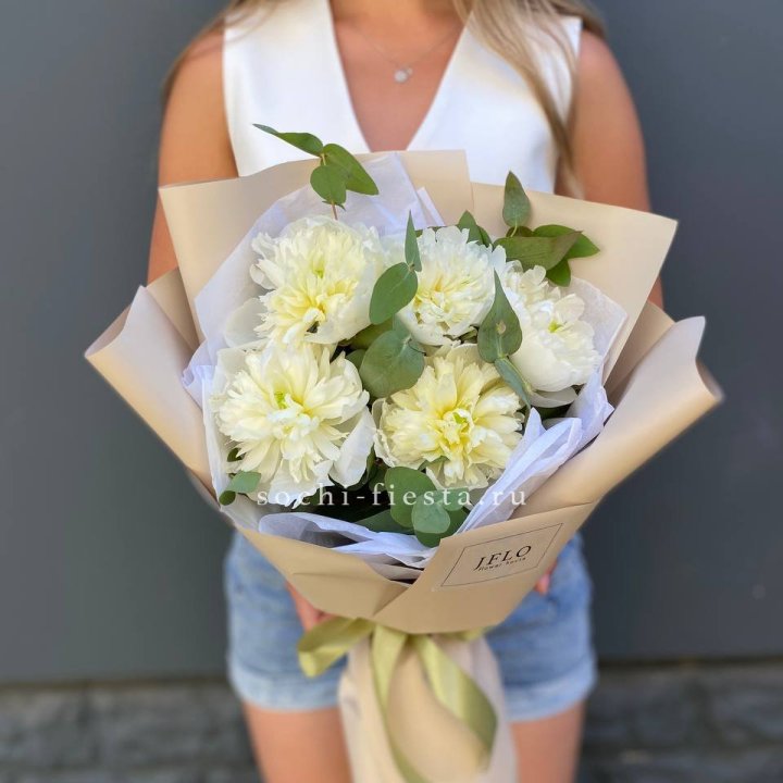  Букет белых пионов в Ростове-на-Дону