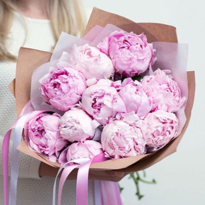 11 нежных пионов в Ростове-на-Дону