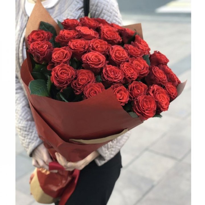 29 высоких роз  в Ростове-на-Дону