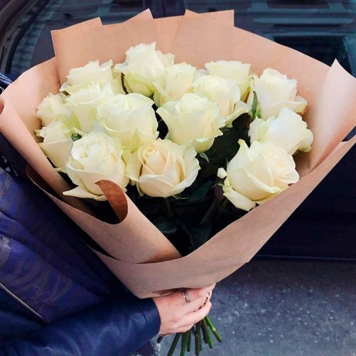 15 белых роз "Крафт" в Ростове-на-Дону