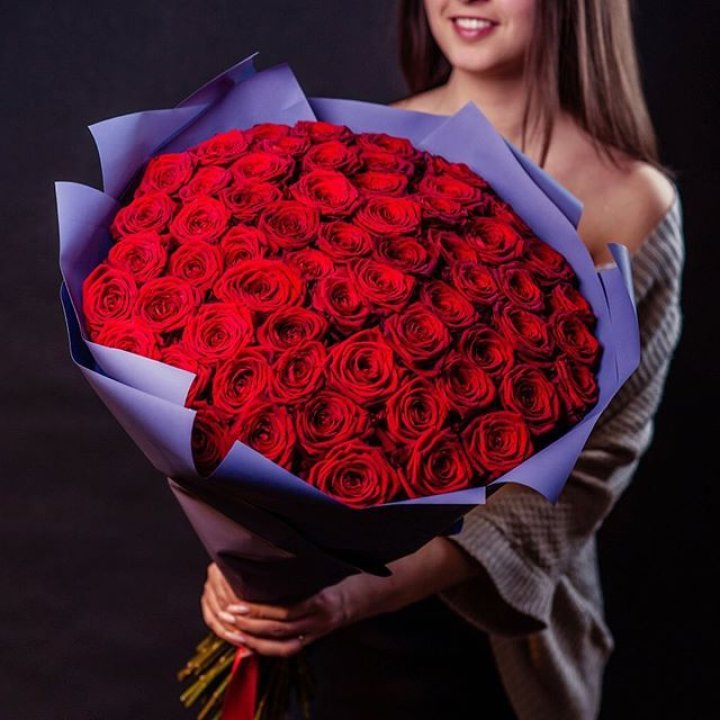 71 красная роза в Ростове-на-Дону