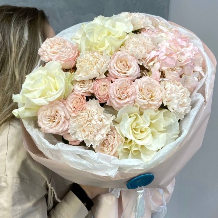 Дизайнерский букет Gentle с доставкой в Ростове-на-Дону