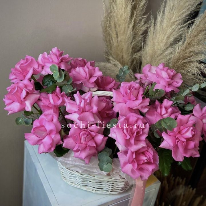 25 роз в Цветочной корзине Pink Sugar  в Ростове-на-Дону