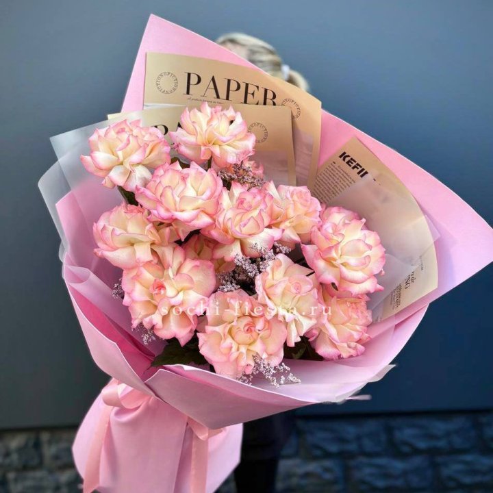 15 французских роз "Джумилия" с доставкой в Ростове-на-Дону