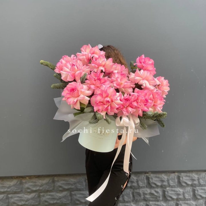 Бокс из 15 французских роз в Ростове-на-Дону