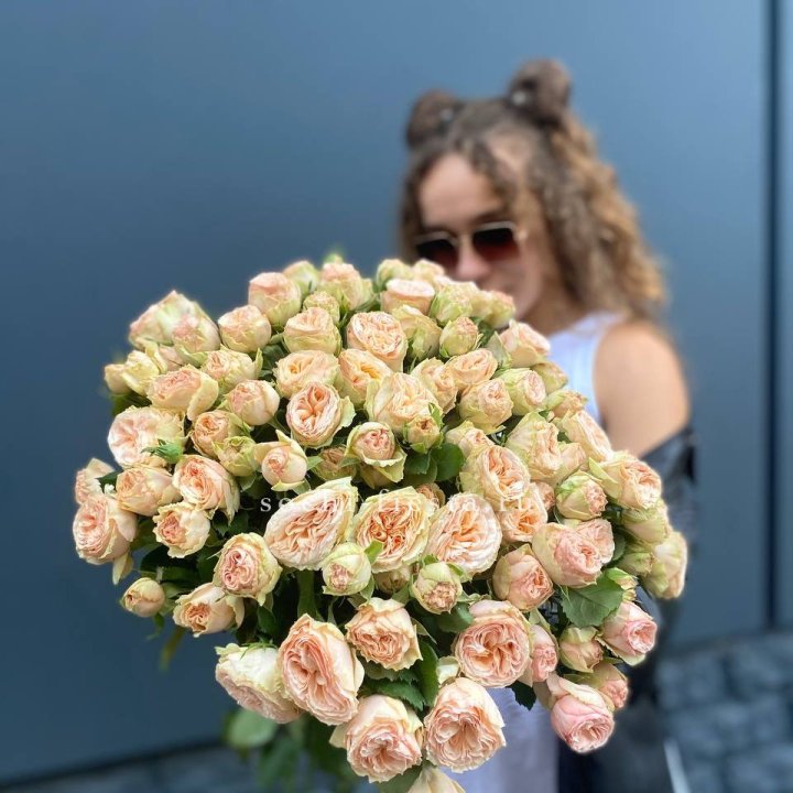 25 пионовидных роз в Ростове-на-Дону