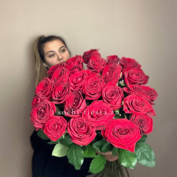 25 высоких роз в Ростове-на-Дону