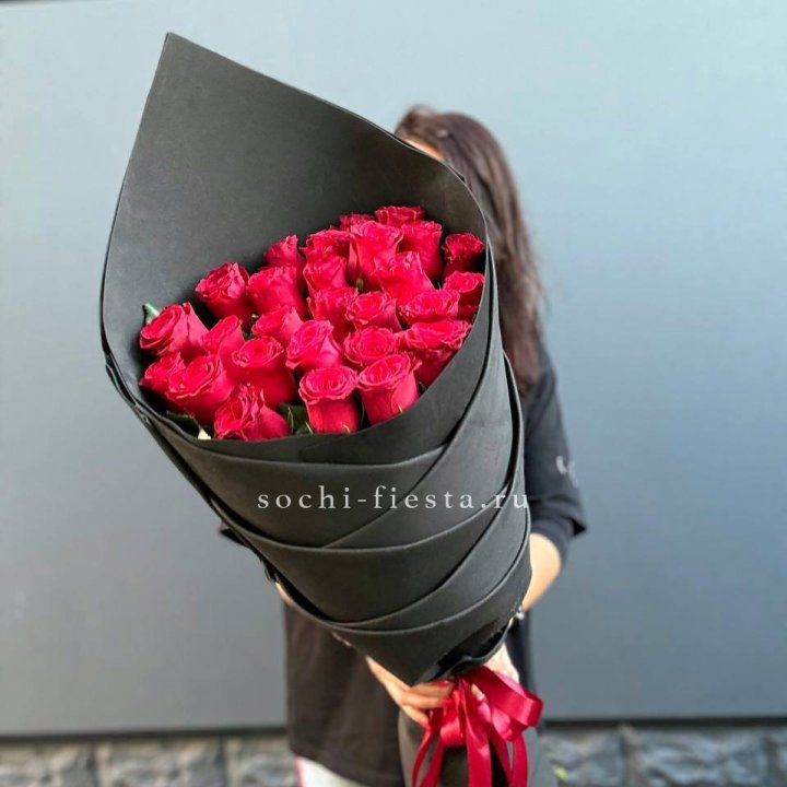 25 высоких красных роз с доставкой в Ростове-на-Дону