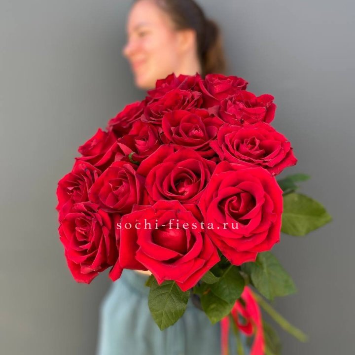 15 красных роз под ленту в Ростове-на-Дону