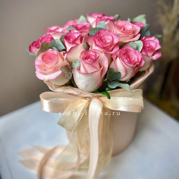 19 Роз Джумилия в коробке в Ростове-на-Дону