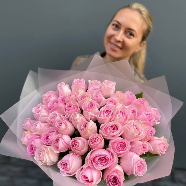 51 розовая роза в Ростове-на-Дону