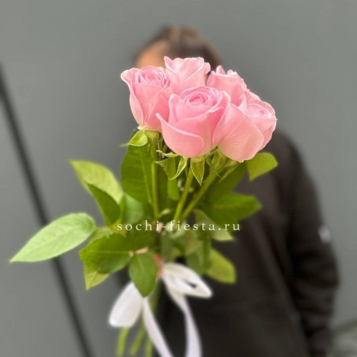 Букет 5 розовых роз  в Ростове-на-Дону